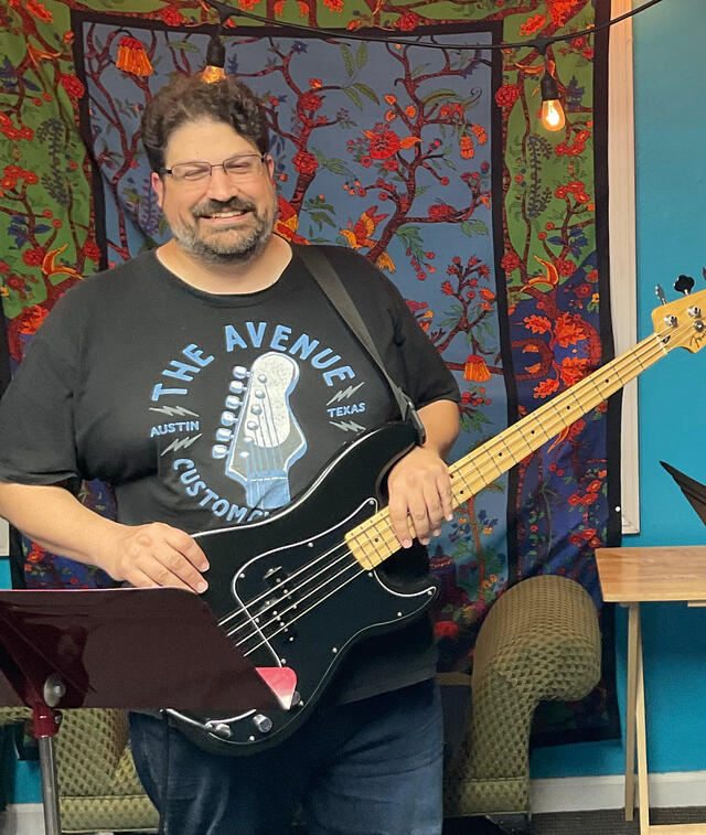 Brian Bertucci, bass